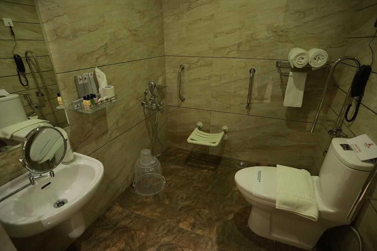 מלון קוטאיאם Iswarya Residency מראה חיצוני תמונה