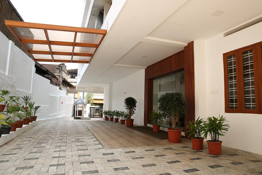 מלון קוטאיאם Iswarya Residency מראה חיצוני תמונה