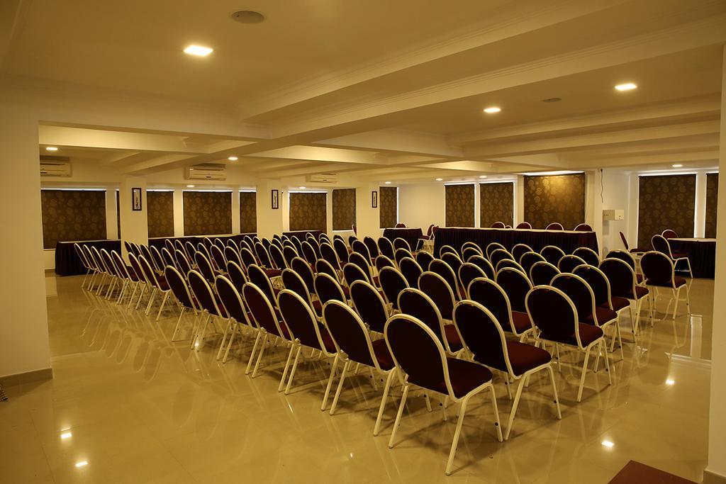 מלון קוטאיאם Iswarya Residency מראה חיצוני תמונה