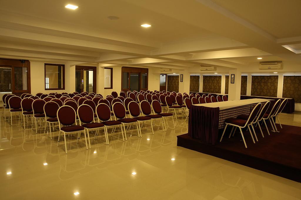 מלון קוטאיאם Iswarya Residency מראה חיצוני תמונה
